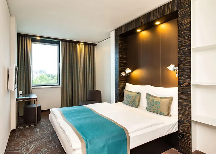 Hotel One Westbahnhof 3*